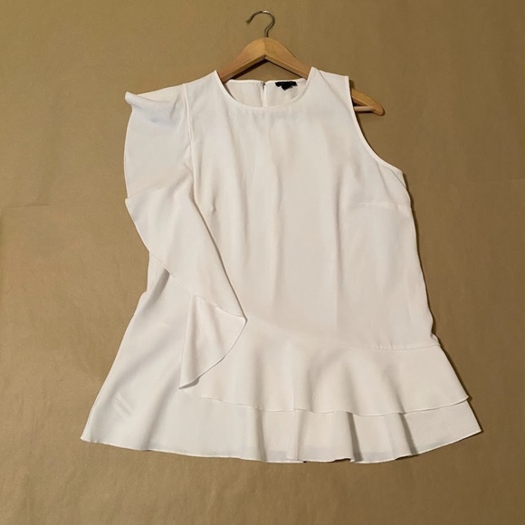 💙 4 for $40 💙 Ann Taylor White Sleeveless Blouse - Picture 1 of 8